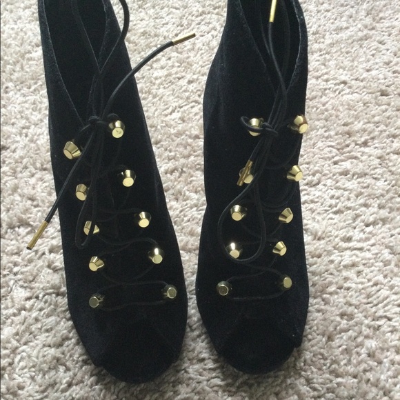 Qupid Faux Fur Ankle Boots - Picture 8 of 16